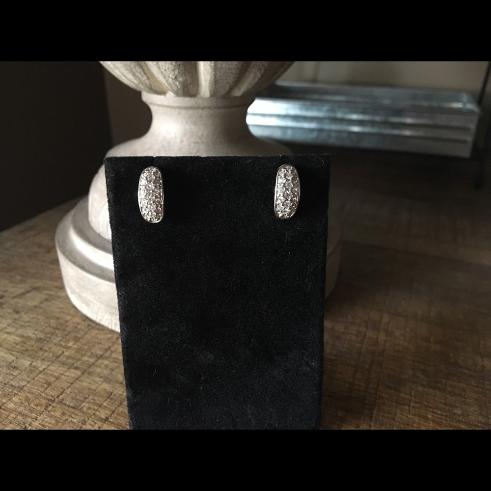 Beautiful cubic circonia silver earrings